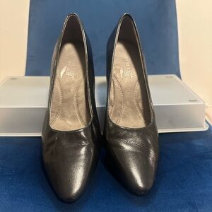 Aerosoles Heel Rest Pumps